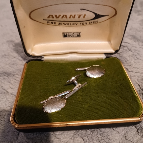 Avanti silver tie pin & cufflinks set - Picture 2 of 3